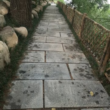 兰溪市香溪镇北山村美丽乡村改造采用我厂生产的仿真老石板，踏步石等